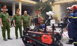 Công an Hà Nội ra mắt 2 Tổ Cảnh sát chữa cháy, cứu nạn, cứu hộ đặc biệt tinh nhuệ