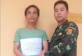 Bắt giữ đối tượng truy nã khi đang làm thủ tục xuất cảnh