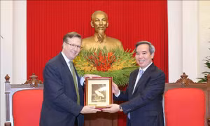 Đồng chí Nguyễn Văn Bình tiếp Đoàn đại biểu Hội đồng Kinh doanh Hoa Kỳ-ASEAN