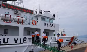 Hòm phiếu bầu cử sớm ở Trường Sa về đến đất liền