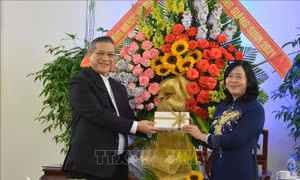 Trưởng ban Dân vận Trung ương chúc mừng Giáng sinh tại Tòa Giám mục Giáo phận Bùi Chu