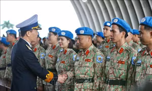 Lễ tiễn cán bộ, nhân viên Bệnh viện dã chiến cấp 2 số 2 lên đường sang Nam Sudan