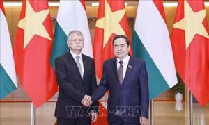 Chủ tịch Quốc hội chủ trì lễ đón và hội đàm với Chủ tịch Quốc hội Hungary