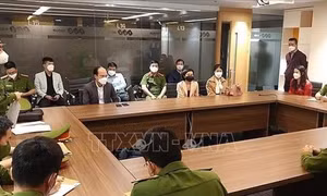 Nhốt 'quyền lực đen' trong 'lồng' thể chế: Bài 2 - Thanh lọc để lành mạnh hơn