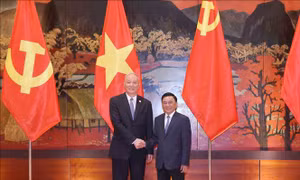 Thường trực Ban Bí thư Trần Cẩm Tú hội đàm với đồng chí Thái Kỳ, Bí thư Ban Bí thư, Chánh Văn phòng Trung ương Đảng Cộng sản Trung Quốc