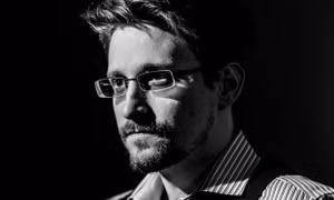 Cựu nhân viên an ninh Mỹ Edward Snowden chuẩn bị xuất bản hồi ký