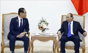 Thủ tướng Nguyễn Xuân Phúc tiếp Thống đốc tỉnh Saitama, Nhật Bản