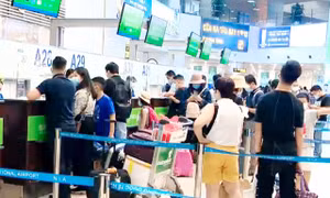 Chưa bỏ trần giá vé máy bay