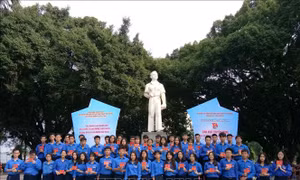 Thế hệ trẻ Thủ đô học tập gương sáng của Anh hùng Lý Tự Trọng
