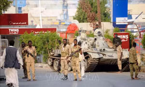 Giao tranh tại Sudan: Tư lệnh quân đội cam kết ủng hộ chính quyền dân sự