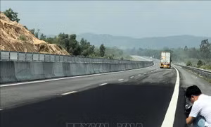 Đoạn hư hỏng trên cao tốc Đà Nẵng - Quảng Ngãi chưa phải nghiệm thu hoàn thành