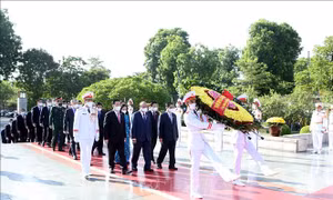 Lãnh đạo Đảng, Nhà nước tưởng niệm các Anh hùng liệt sĩ