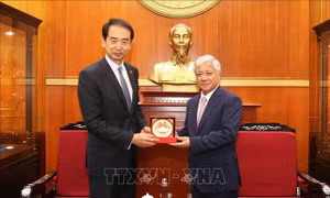 Chủ tịch Ủy ban Trung ương MTTQ Việt Nam Đỗ Văn Chiến tiếp Đại sứ Trung Quốc tại Việt Nam