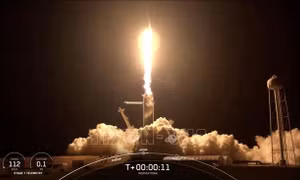 Amazon và SpaceX giành được các hợp đồng chế tạo vệ tinh viễn thông của NASA