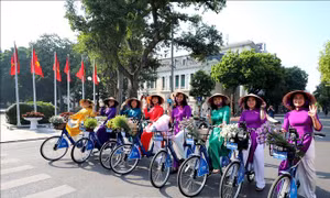  Áo dài kết nối du lịch và di sản Hà Nội