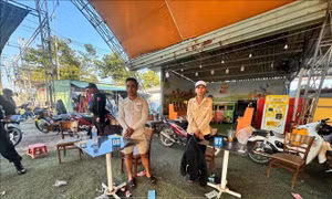 Dàn dựng trò chơi bốc thăm trúng thưởng để lừa đảo tại hội chợ
