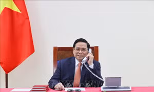 Thủ tướng Chính phủ Phạm Minh Chính điện đàm với Thủ tướng Singapore Lý Hiển Long
