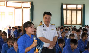 Nâng cao nhận thức về biển, đảo cho học sinh, đoàn viên thanh niên