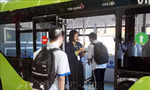 Quảng Ninh triển khai chương trình đưa đón học sinh tại 3 phường bằng xe buýt điện
