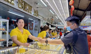 Giá vàng sáng 13/2 quay đầu tăng mạnh ở chiều mua vào