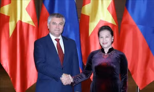 Chủ tịch Quốc hội Nguyễn Thị Kim Ngân hội đàm với Chủ tịch Duma Quốc gia Nga