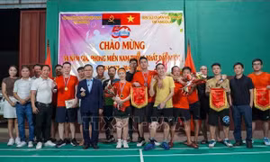 Tăng cường gắn kết cộng đồng người Việt tại Angola