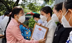 Tri ân các tình nguyện viên tôn giáo tham gia tuyến đầu phòng, chống dịch