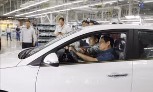 Thủ tướng Phạm Minh Chính thăm Nhà máy sản xuất, lắp ráp ô tô Hyundai Thành Công