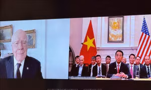 Đại tướng Phan Văn Giang điện đàm trực tuyến với Thượng nghị sĩ Hoa Kỳ Patrick Leahy