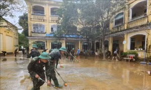 Huế: Khẩn trương vệ sinh trường học, khôi phục diện mạo đô thị sau 'lũ chồng lũ'