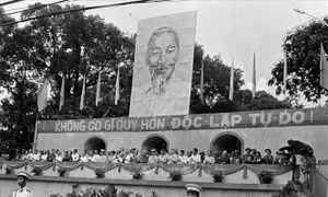 77 năm Cách mạng Tháng Tám và Quốc khánh 2/9: 'Xây lầu thắng lợi trên nền nhân dân'