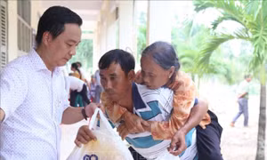 Những người mang nụ cười, thắp hy vọng cho bệnh nhân khó khăn