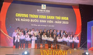 Đại học Đà Nẵng vinh danh thủ khoa