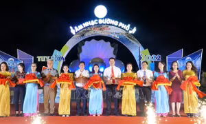 Phú Yên: Khai trương hai tuyến phố đi bộ phục vụ khách du lịch