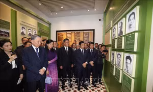Tổng Bí thư, Chủ tịch nước Tô Lâm thăm Khu di tích Trụ sở Hội Việt Nam Cách mạng Thanh niên tại Quảng Châu