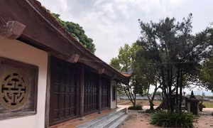 Viếng mộ nhà thơ Tản Đà