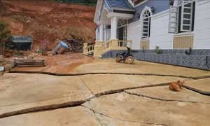 Sạt trượt đất nghiêm trọng bên dự án hồ thủy lợi ở Lâm Đồng