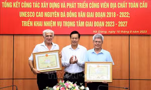 Phấn đấu giữ vững danh hiệu Công viên địa chất toàn cầu UNESCO Cao nguyên đá Đồng Văn
