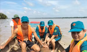Công binh xử lý an toàn quả bom nặng gần 340 kg