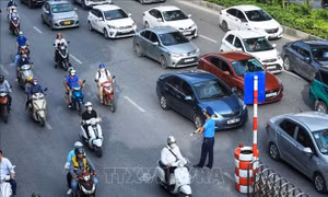 Hà Nội phân làn đường Nguyễn Trãi: Xe buýt 'dễ thở', xe máy còn lộn xộn