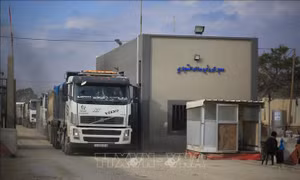 Israel chặn hoạt động vận chuyển nhiên liệu tới Dải Gaza