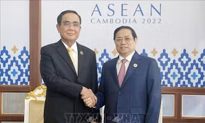 Thủ tướng Phạm Minh Chính gặp Thủ tướng Thái Lan và Chủ tịch Hạ viện Malaysia
