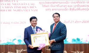 Nhà nước Lào trao nhiều phần thưởng cao quý cho các tập thể, cá nhân Điện Biên