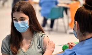 Nếu không tiêm vaccine, nguy cơ tử vong khi mắc COVID-19 sẽ cao hơn