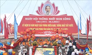 Thượng cờ thống nhất non sông bên bờ sông Bến Hải