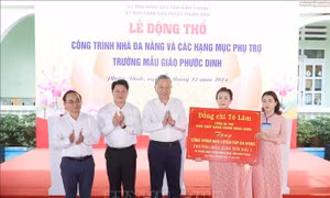 Tổng Bí thư Tô Lâm thăm và kiểm tra một số cơ sở kinh tế, văn hóa, xã hội tại Ninh Thuận