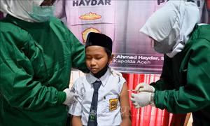 Indonesia lên kế hoạch tiêm vaccine ngừa COVID-19 cho trẻ em 6-11 tuổi tại trường học
