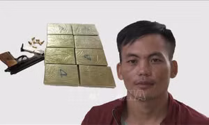 Lai Châu: Bắt quả tang đối tượng vận chuyển trái phép 8 bánh heroin