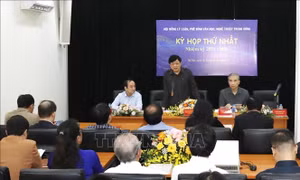 Kỳ họp thứ nhất Hội đồng Lý luận, phê bình văn học, nghệ thuật Trung ương