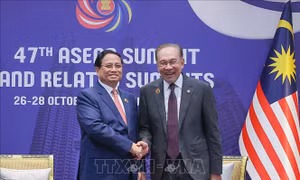 Thủ tướng Phạm Minh Chính gặp Thủ tướng Malaysia